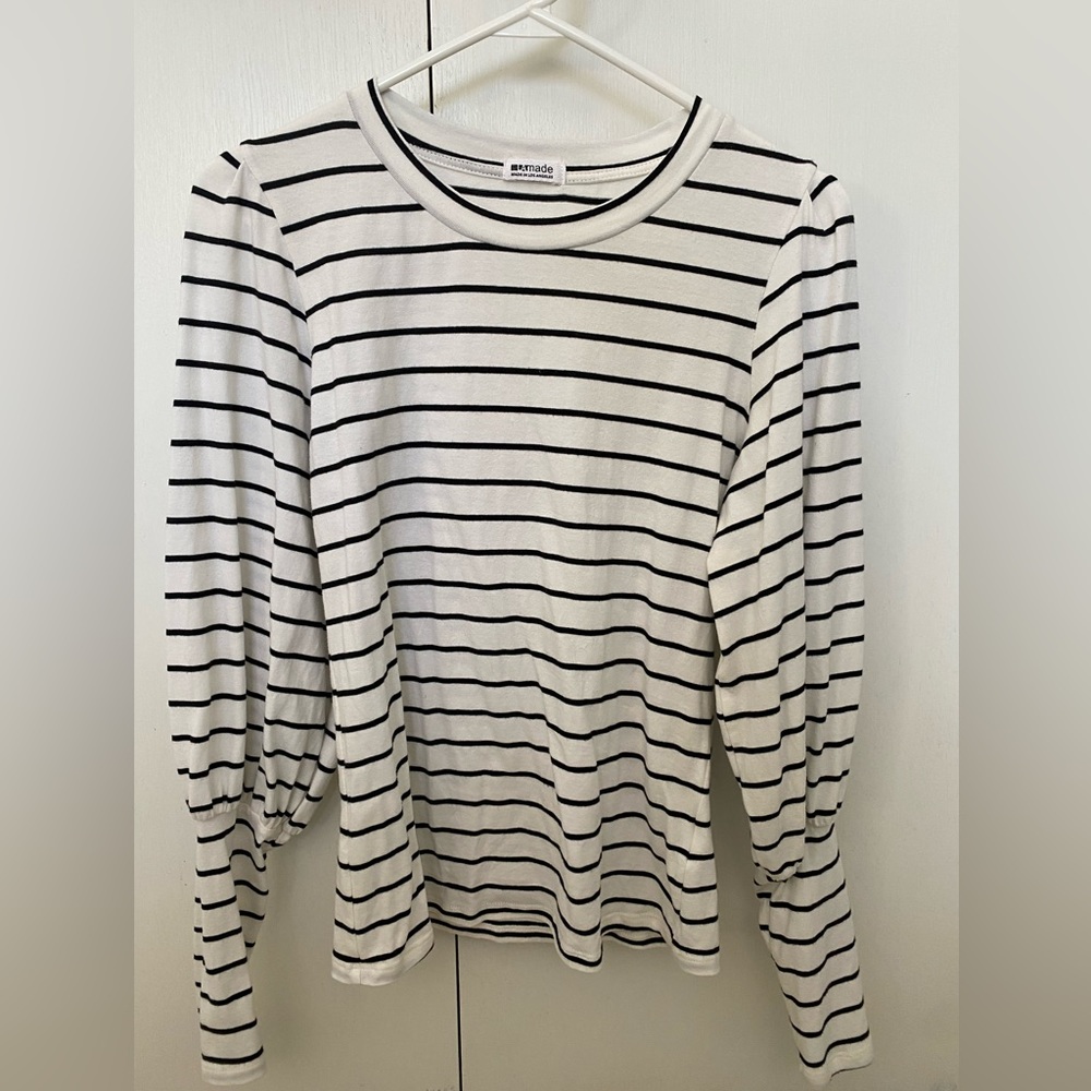 LAmade Stripped Puffed Shoulder Black and White Long Sleeve Top